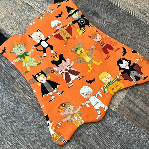 Trick or treat bag, handmade tote, toddler cross body bag, ghost shaped bag - Picture 5 of 7